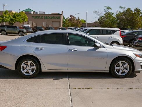 Used 2022 Chevrolet Malibu LS w/ Driver Confidence Package II FWD image 4