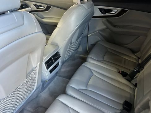 Used 2018 Audi Q7 2.0T Premium Plus w/ Premium Plus Package AWD/4WD image 5