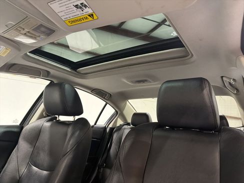 Used 2012 MAZDA MAZDA3 i Grand Touring image 24