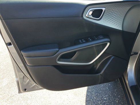 Used 2024 Kia Soul LX w/ Option Group 015 image 8