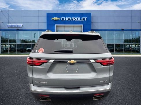 Used 2023 Chevrolet Traverse Premier FWD image 3