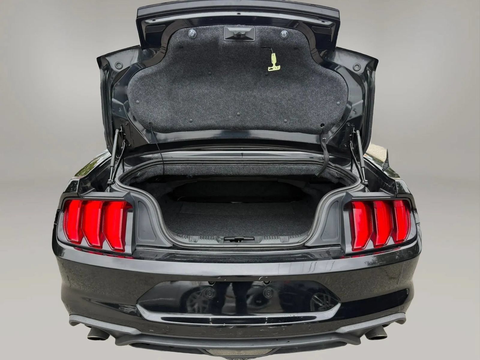 Used 2020 Ford Mustang Premium RWD image 37