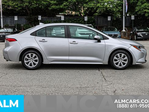 Used 2023 Toyota Corolla LE image 10