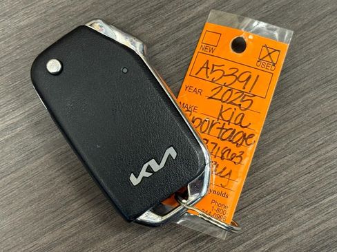 Certified 2025 Kia Sportage LX image 42