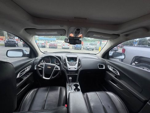 Used 2017 Chevrolet Equinox Premier w/ Enhanced Convenience Package AWD/4WD image 13