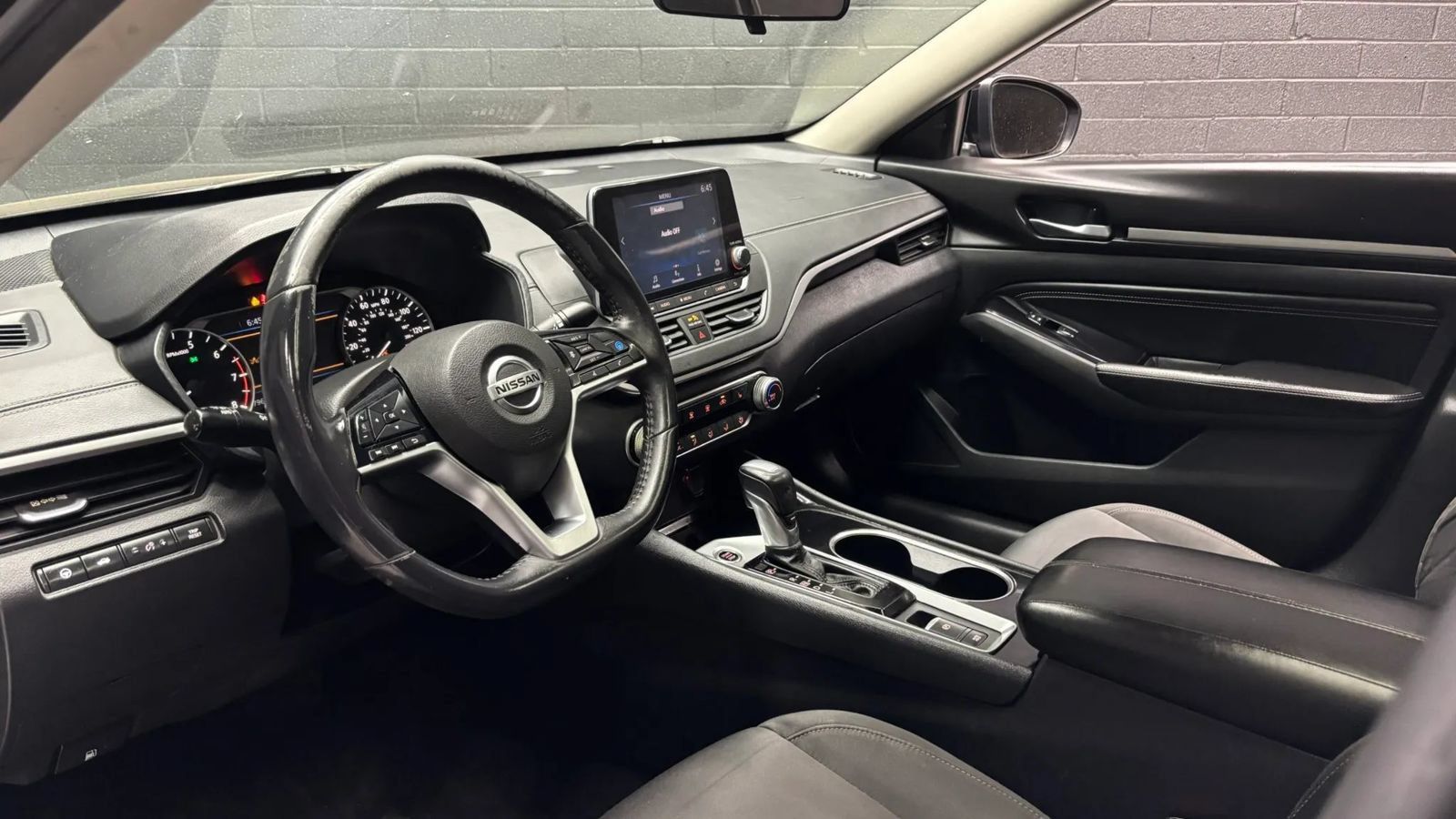 Used 2021 Nissan Altima 2.5 SV w/ SV Premium Package FWD image 7