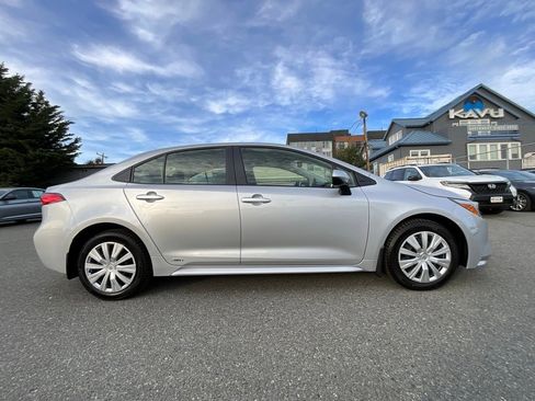 Used 2024 Toyota Corolla LE image 9