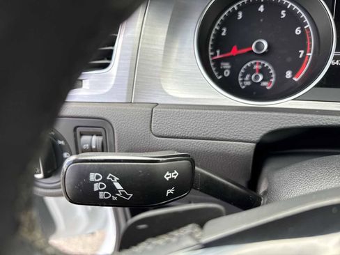 Used 2017 Volkswagen Golf 4-Door FWD image 26