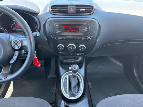 Used 2015 Kia Soul FWD image 19