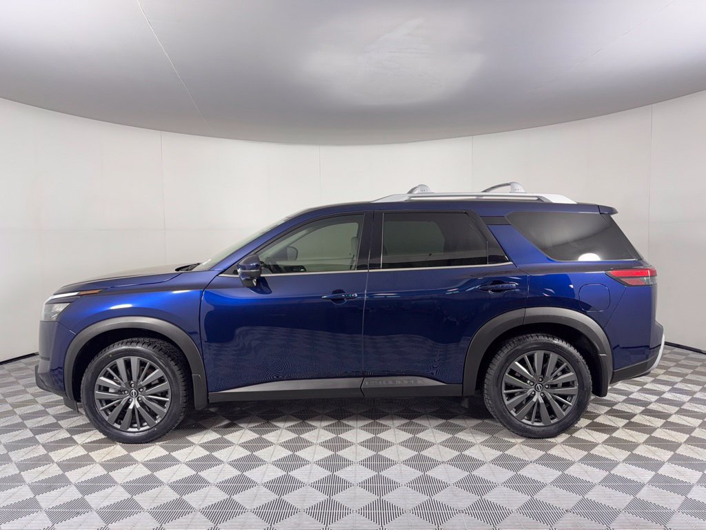Used 2025 Nissan Pathfinder SL w/ SL Premium Package FWD image 10