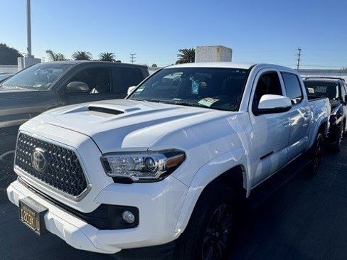 Used 2019 Toyota Tacoma TRD Off-Road image 1