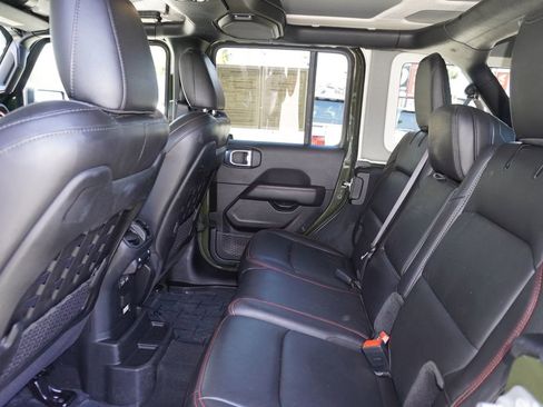 Used 2022 Jeep Wrangler Unlimited Rubicon w/ Xtreme Recon 35" Tire Package image 9