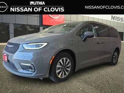 Used 2023 Chrysler Pacifica Touring-L