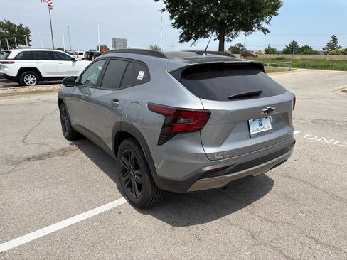 New 2026 Chevrolet Trax ACTIV w/ Sunroof Package FWD image 5