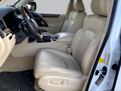 Used 2020 Lexus LX 570 4WD w/ Luxury Package image 8