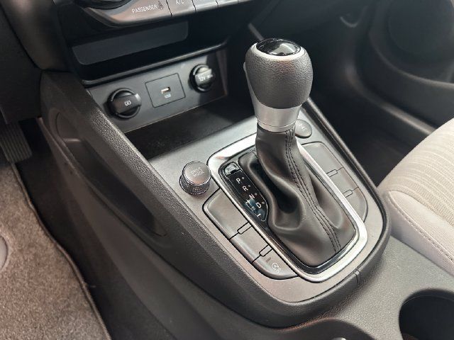 Used 2023 Hyundai Kona SEL AWD/4WD image 28