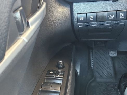 Used 2024 Toyota Camry SE image 17