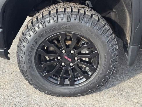 Used 2022 GMC Sierra 1500 AT4X AWD/4WD image 10