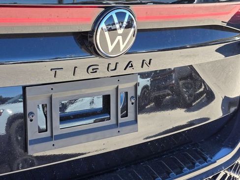 New 2026 Volkswagen Tiguan SE R-Line FWD image 9