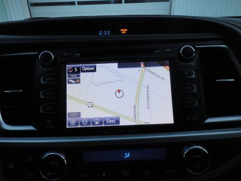 Used 2016 Toyota Highlander Limited FWD image 21