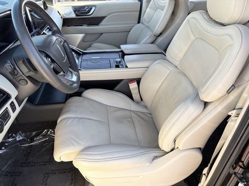 Used 2018 Lincoln Navigator Reserve w/ Technology Package AWD/4WD image 6