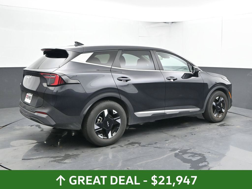 Used 2026 Kia Sportage LX FWD image 4
