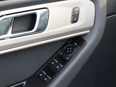 New 2026 Ford Explorer Active w/ Active Comfort Package image 18