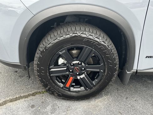 Used 2025 Nissan Rogue SV image 13