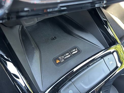 New 2026 Chevrolet Trax RS w/ Sunroof Package FWD image 34
