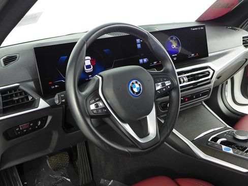 Used 2023 BMW i4 eDrive40 RWD image 31