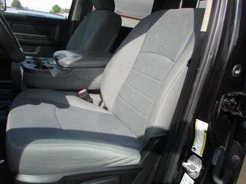 Used 2015 RAM 2500 Tradesman w/ Chrome Appearance Group image 19