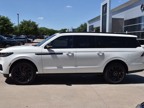 New 2026 Lincoln Navigator L Reserve w/ Jet Appearance Package AWD/4WD image 41