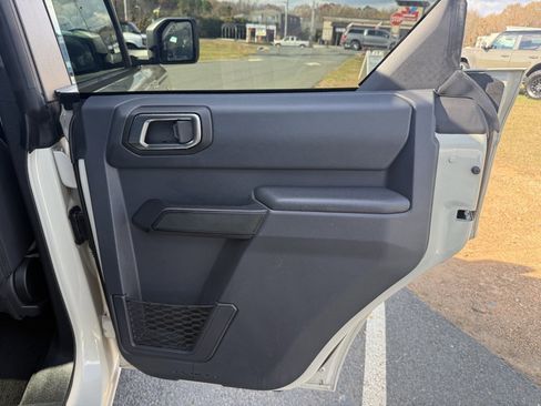 Used 2025 Ford Bronco Big Bend image 36