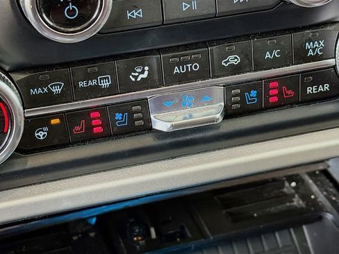 Used 2024 Ford Expedition Limited image 42