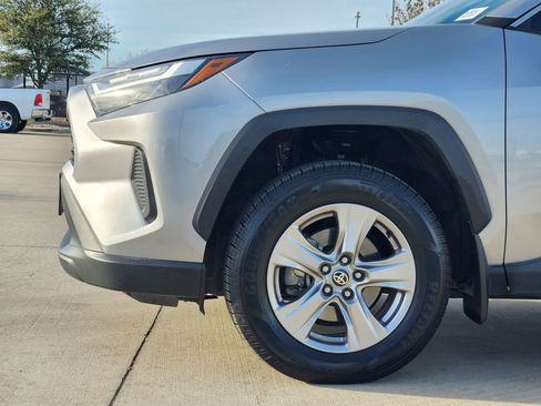 Used 2022 Toyota RAV4 XLE w/ XLE Grade Weather Package image 8