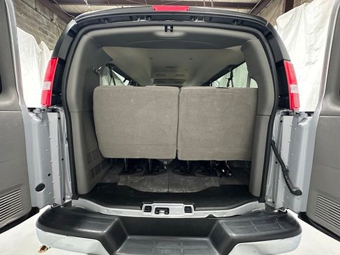 Used 2025 Chevrolet Express 3500 LT w/ LT Preferred Equipment Group image 33