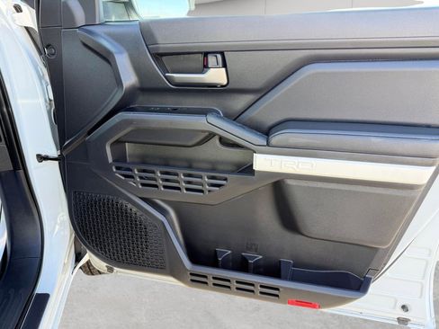 Used 2024 Toyota Tacoma TRD Off-Road image 27