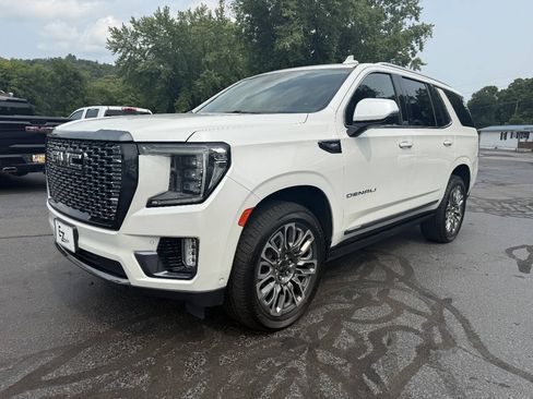 Used 2023 GMC Yukon Denali Ultimate AWD/4WD image 4