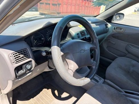 Used 2002 Chevrolet Prizm w/ Preferred Equipment Group 3 FWD image 15