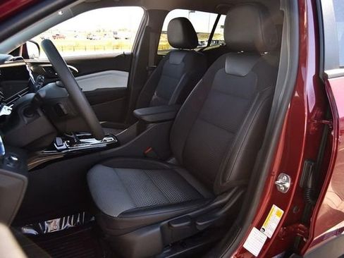 Used 2024 Chevrolet Trax LT image 18