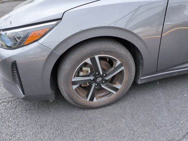 Used 2024 Nissan Sentra SV FWD image 7