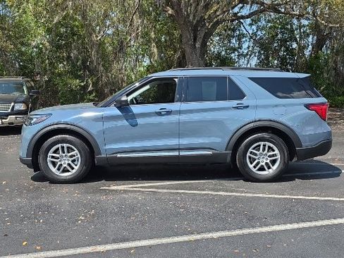 Used 2025 Ford Explorer Active w/ Active Comfort Package image 8