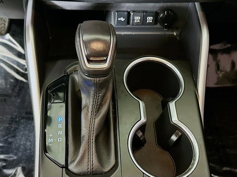 Used 2021 Toyota Highlander XLE image 20