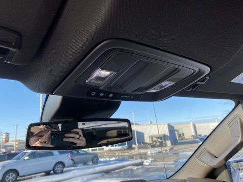 Used 2025 GMC Sierra 1500 SLT image 23