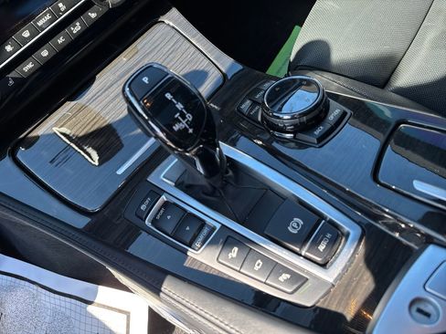 Used 2016 BMW 550i xDrive Sedan image 25