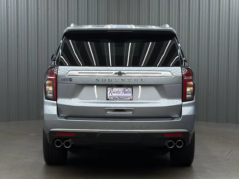 Used 2024 Chevrolet Suburban High Country AWD/4WD image 4
