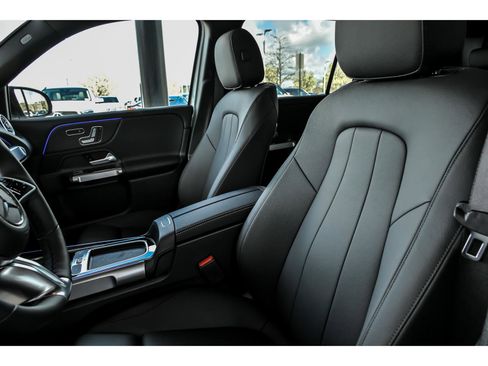 New 2026 Mercedes-Benz GLB 250 4MATIC image 7