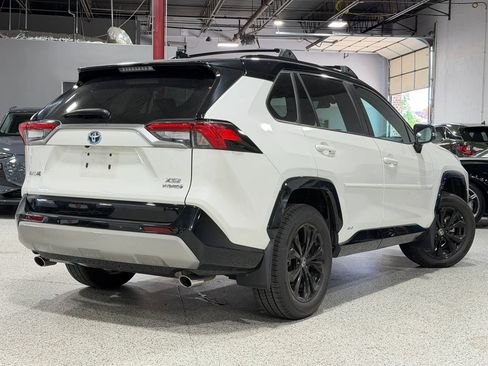 Used 2022 Toyota RAV4 XSE AWD/4WD image 3