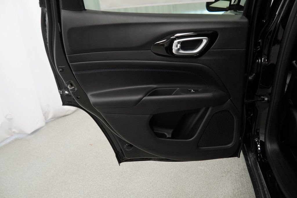 New 2026 Jeep Compass Latitude AWD/4WD image 31