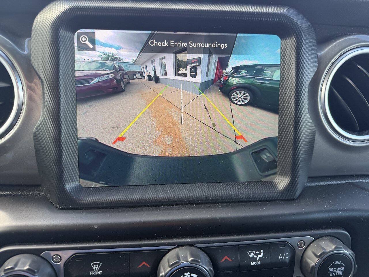 Used 2021 Jeep Gladiator Overland AWD/4WD image 17